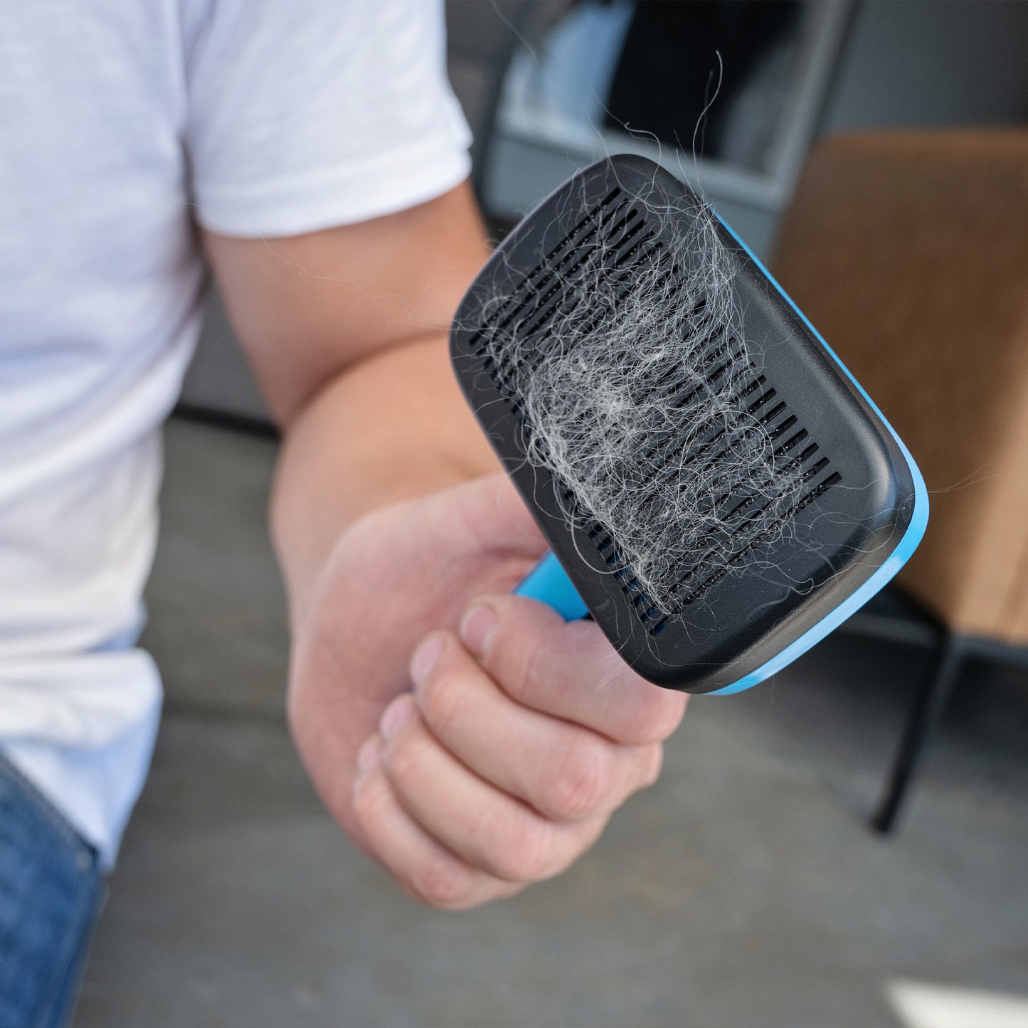 Zugo Slick Brush Self Cleaning Small